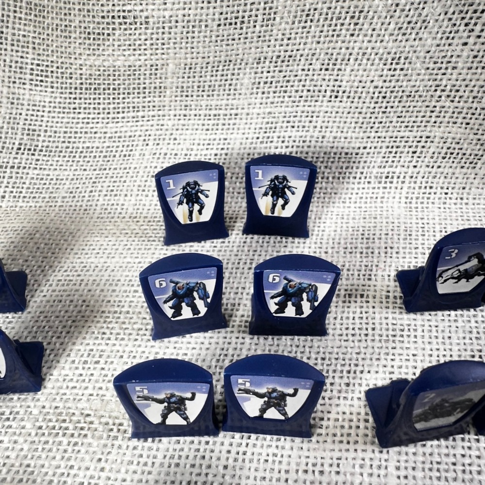 Stratego Sci Fi Blue Army Complete 30 Piece Replacement Set Bomb Flag Spy - Picture 7 of 11